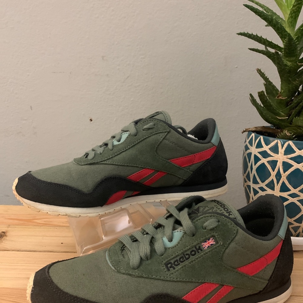 Reebok athletic sneakers - women’s 7.5